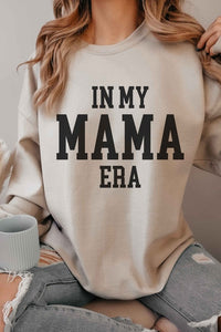 PLUS SIZE IN MY MAMA ERA GRAPHIC SWEATSHIRT